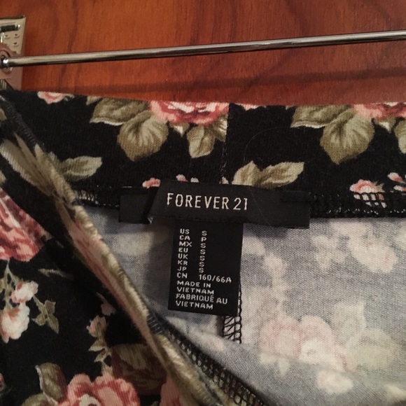 Mini high waisted fit and flare skirt - Picture 2 of 2